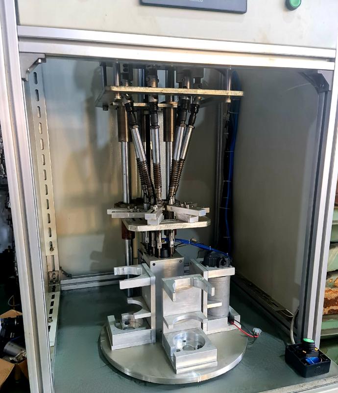 Máy tháo lắp vít tự động